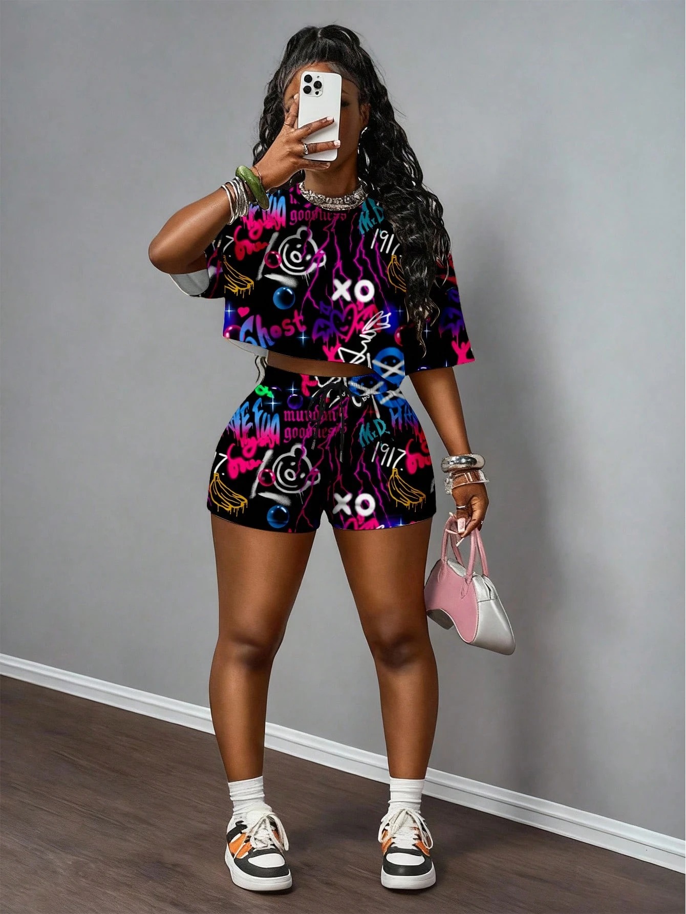 Shorts - Heiß begehrtes Damen-Set aus atmungsaktivem Kurzarm-Shirt